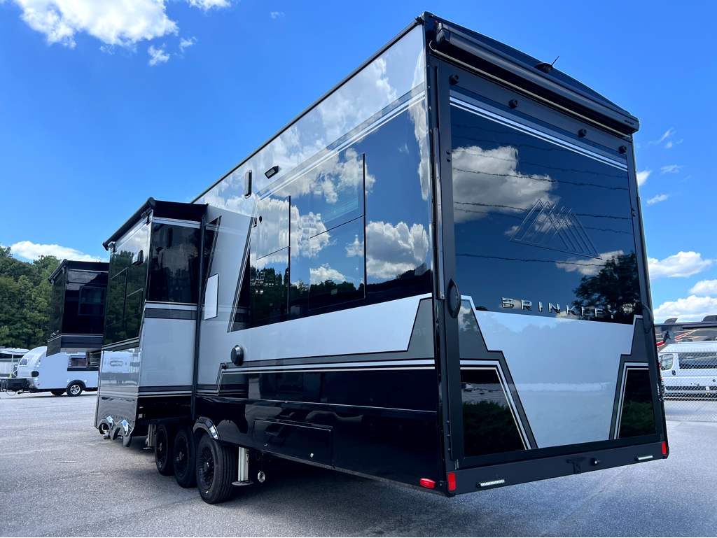 2026 BRINKLEY G 3520 - Image 3