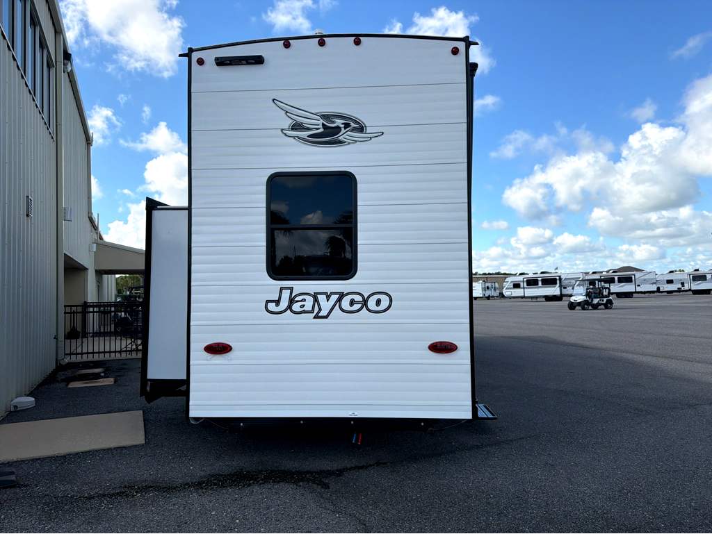 2027 JAYCO JAY FLIGHT BUNGALOW 404LOFT - Image 5