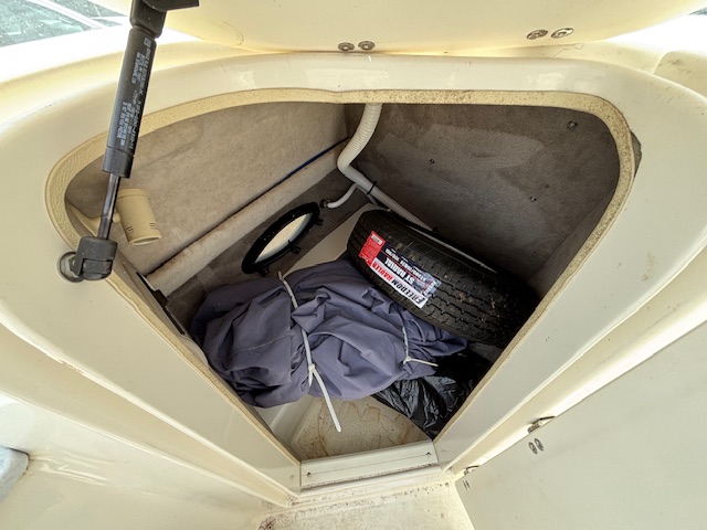 2004 STINGRAY 220DR - Image 19