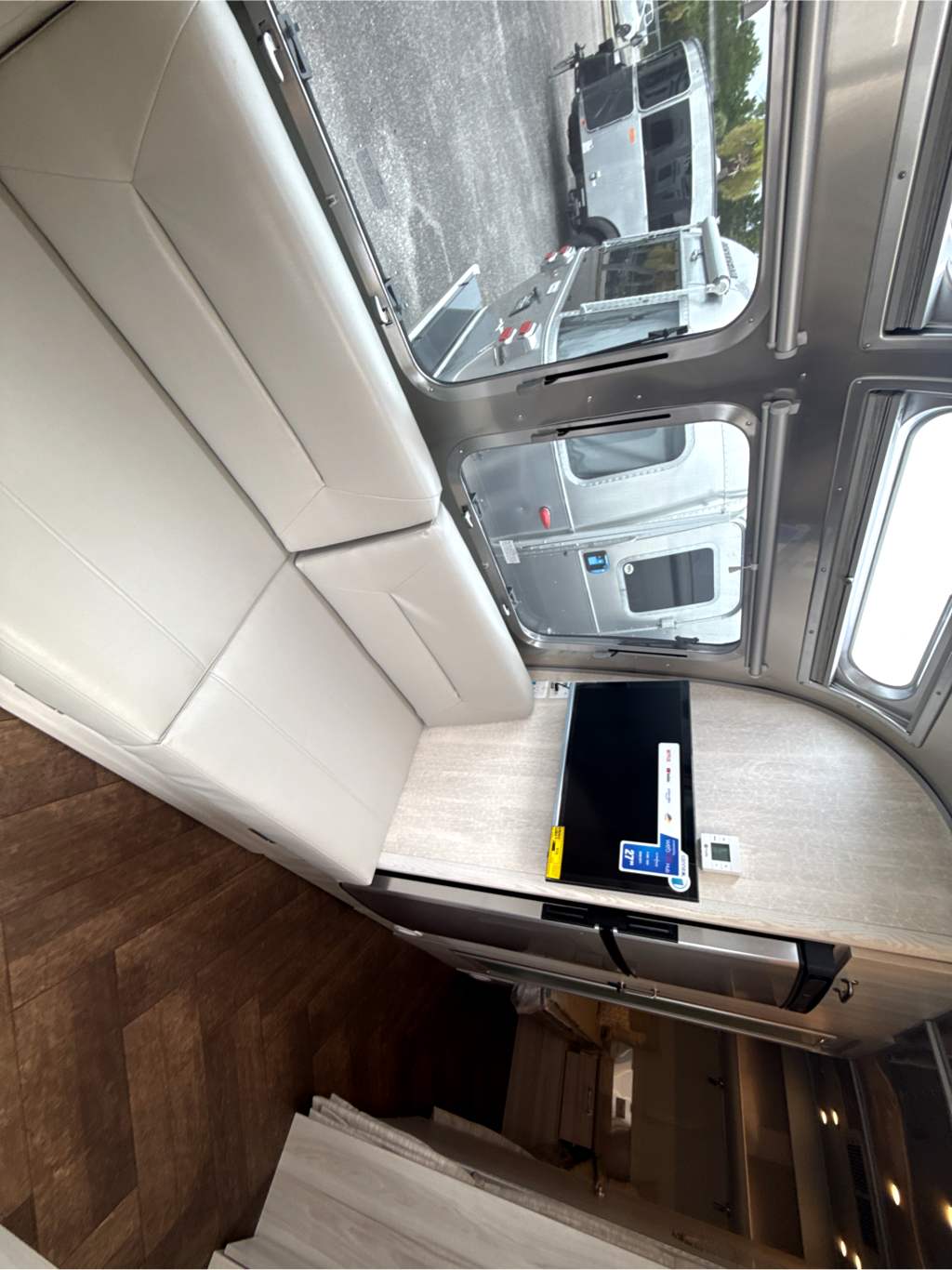 2027 Airstream International 25FB - Image 14