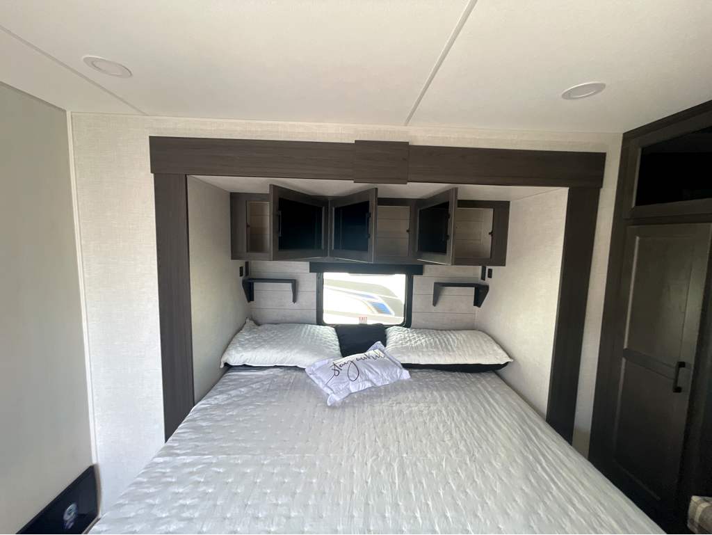 2026 VENTURE RV SPORTTREK 302VRD - Image 16