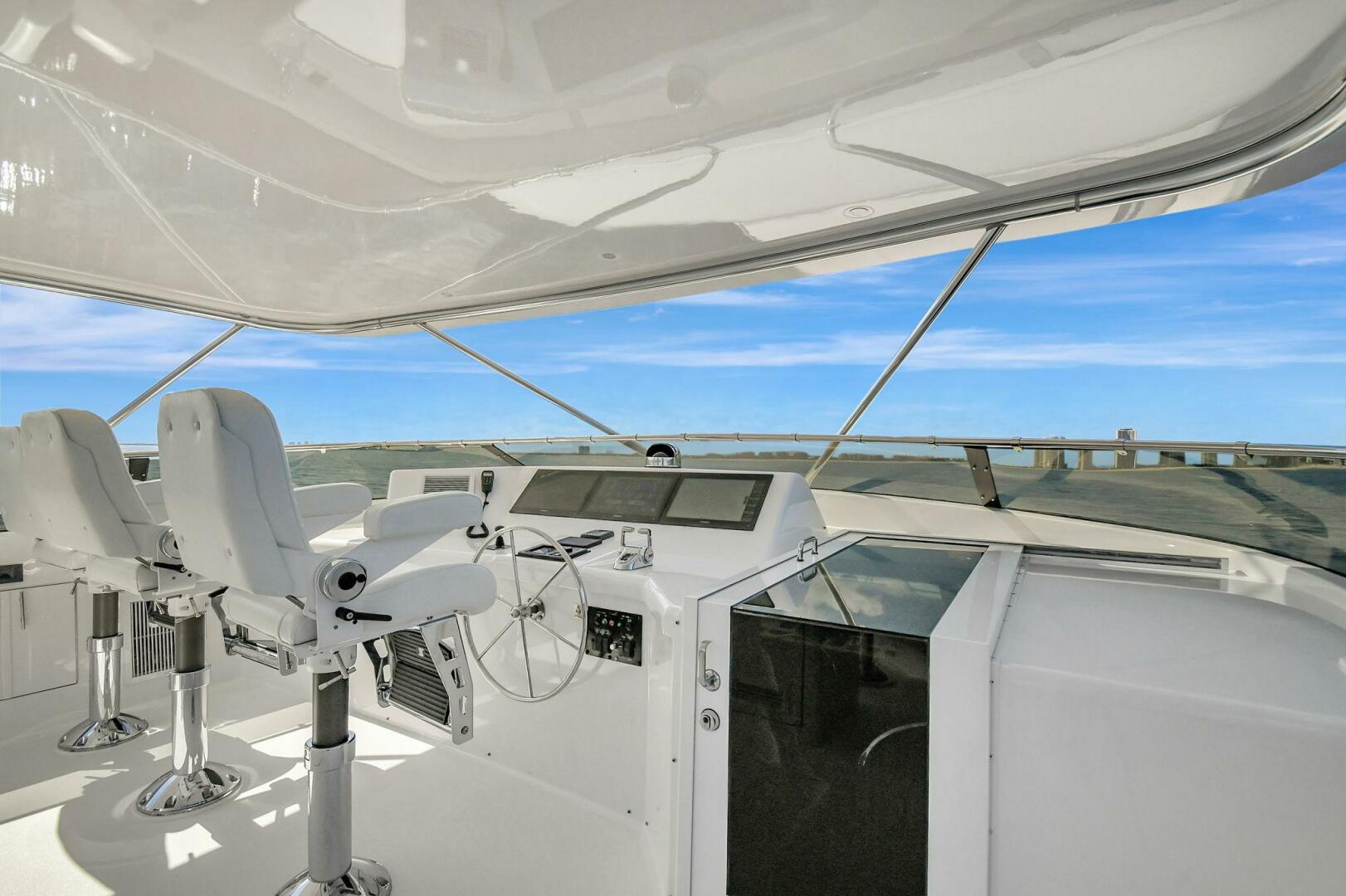 2005 Hatteras - Image 41