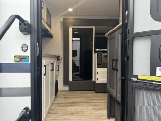 2026 VENTURE RV SPORTTREK STINGER 181VRK - Image 11