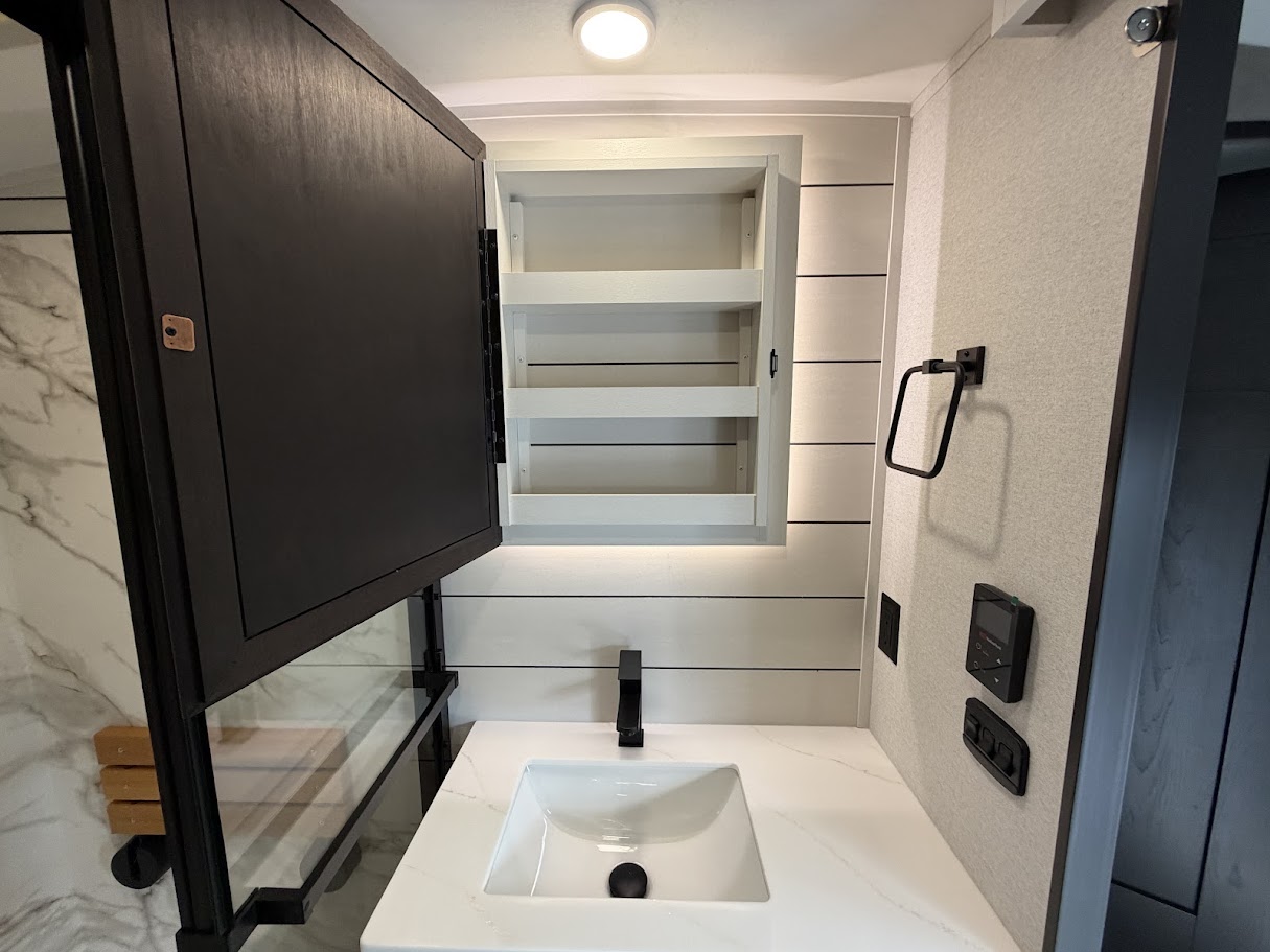 2027 JAYCO PINNACLE 32RLTS - Image 42