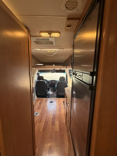 2015 Thor Motor Coach Citation Sprinter 24SR - Image 16