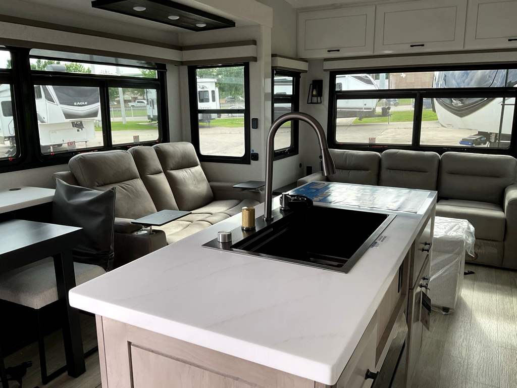 2026 JAYCO PINNACLE 32 RLTS - Image 18