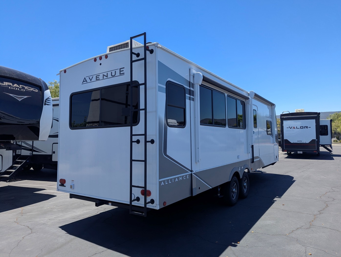 2026 Alliance RV Avenue 298RL - Image 9