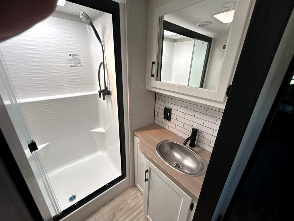 2026 VENTURE RV SPORTTREK 363VFR - Image 23