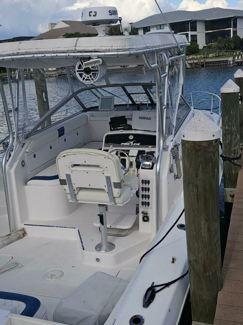 2004 Pro-Line 30 Express Walkaround - Image 11