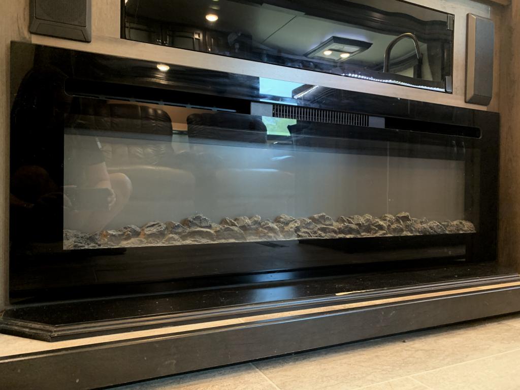 2019 Keystone Montana 3811MS - Image 29