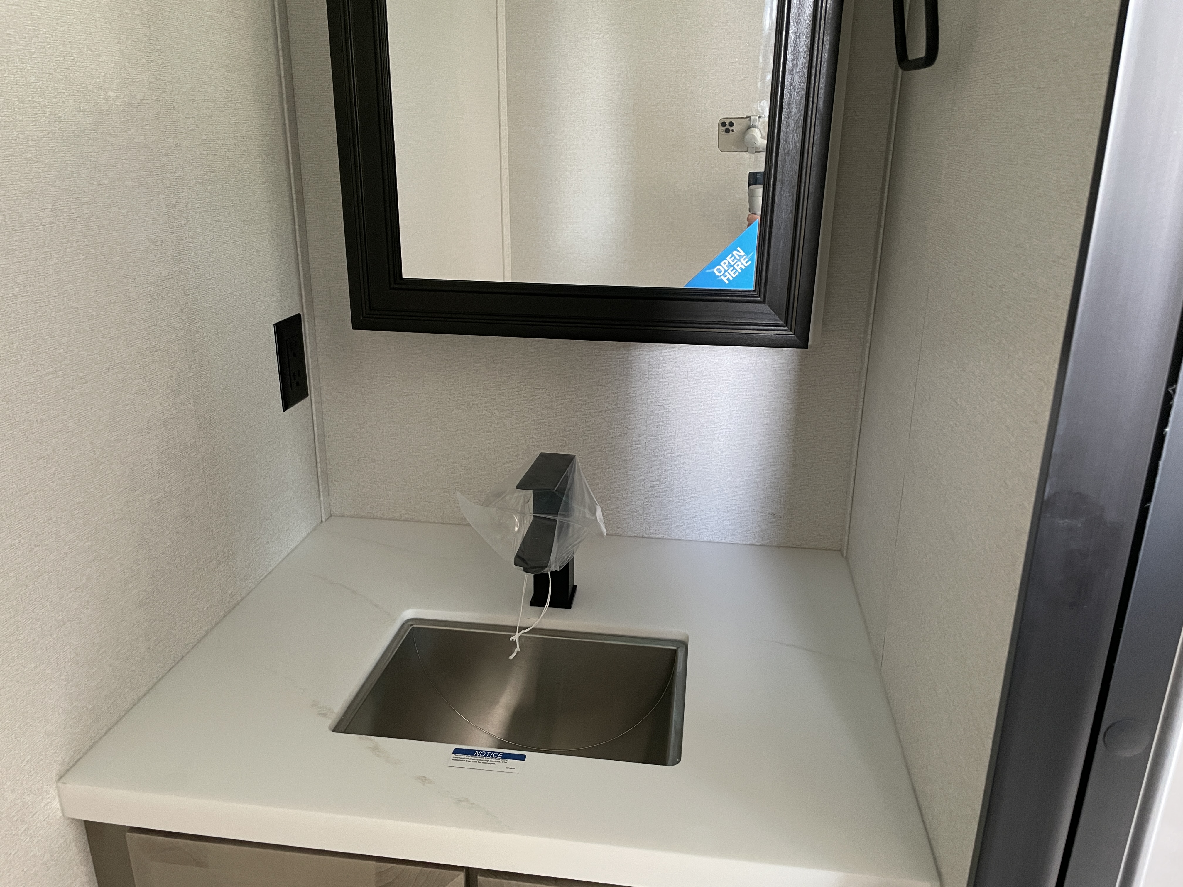 2027 Jayco Pinnacle 39FLOK - Image 23