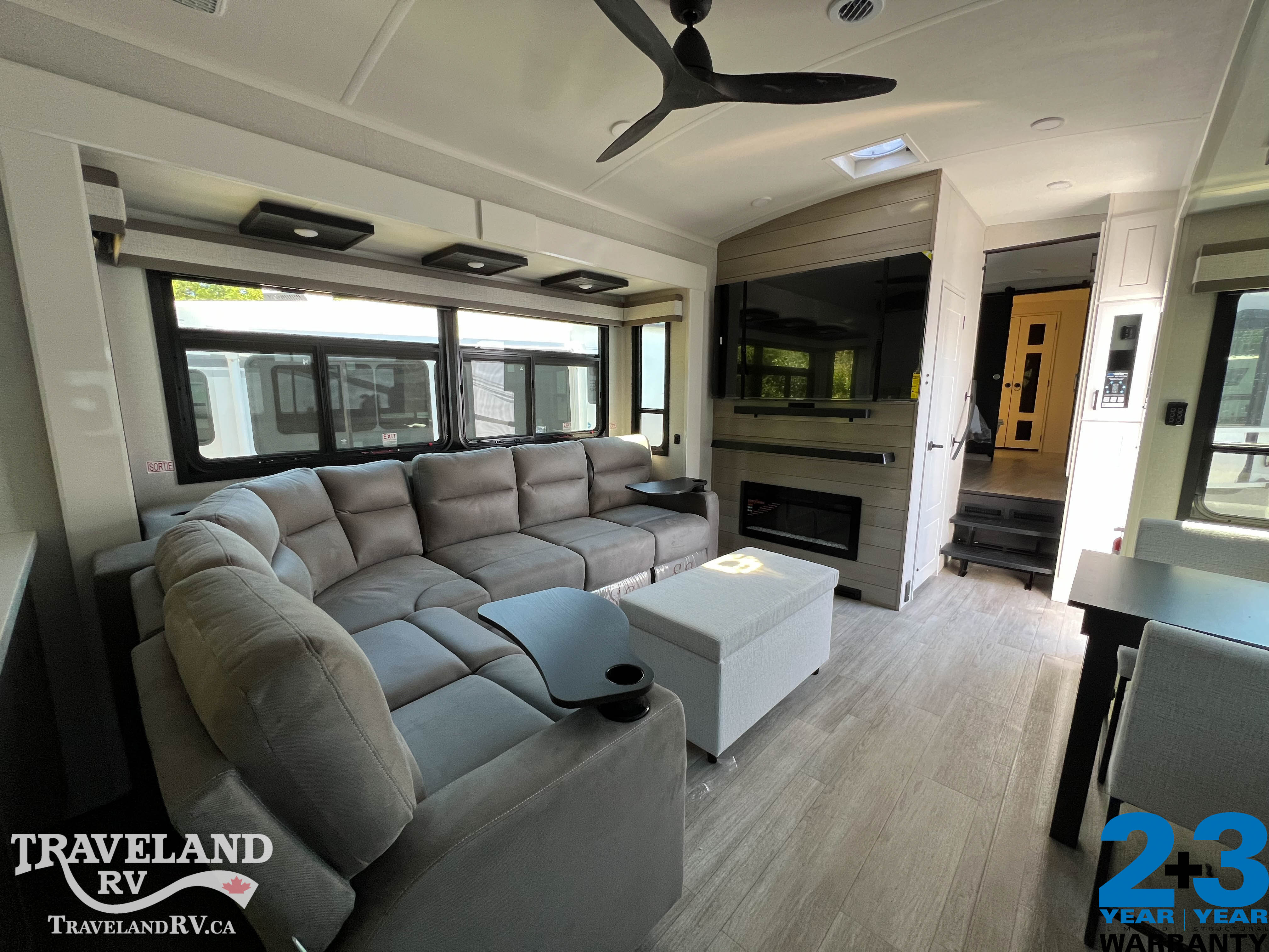 2026 Jayco Pinnacle 38FBRK - Image 8