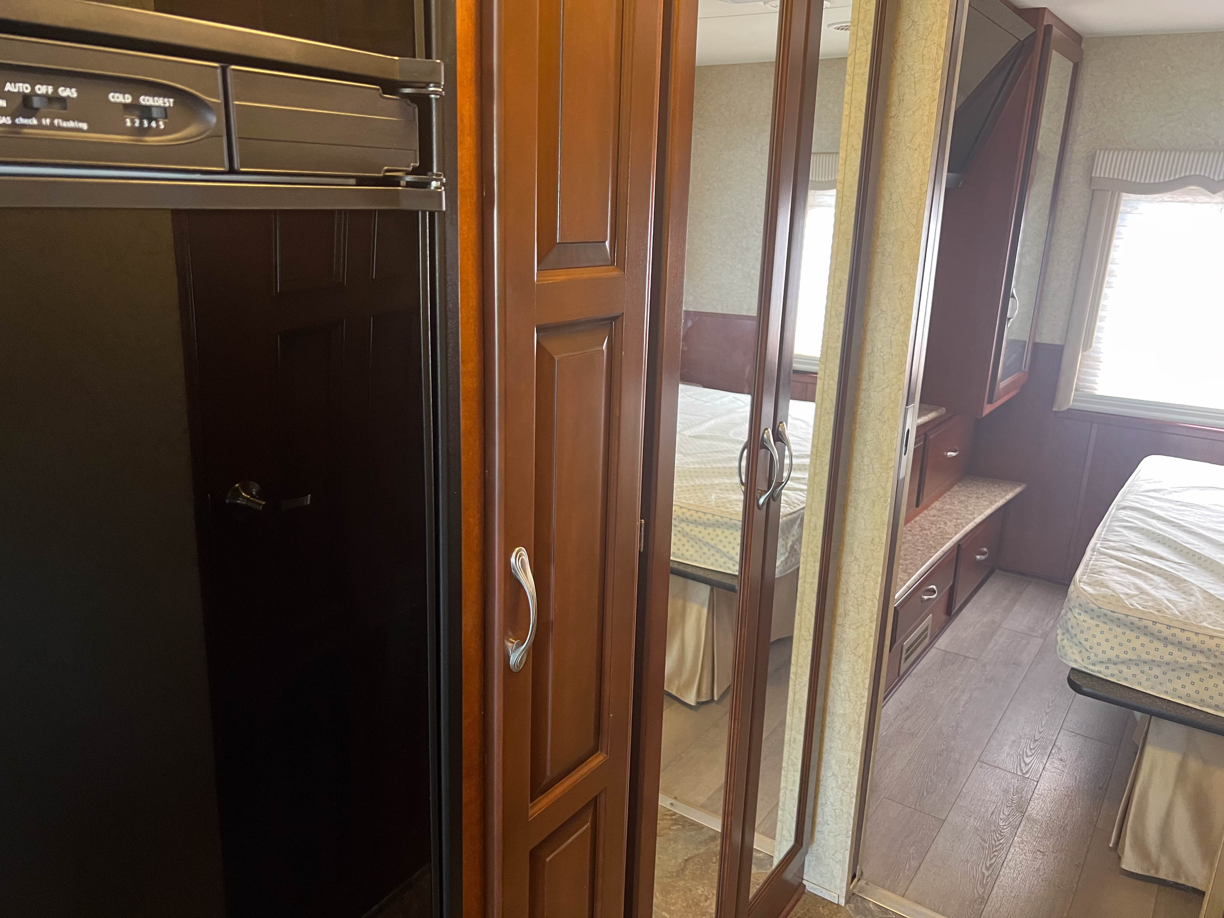2011 NEWMAR BAYSTAR 3302 - Image 28