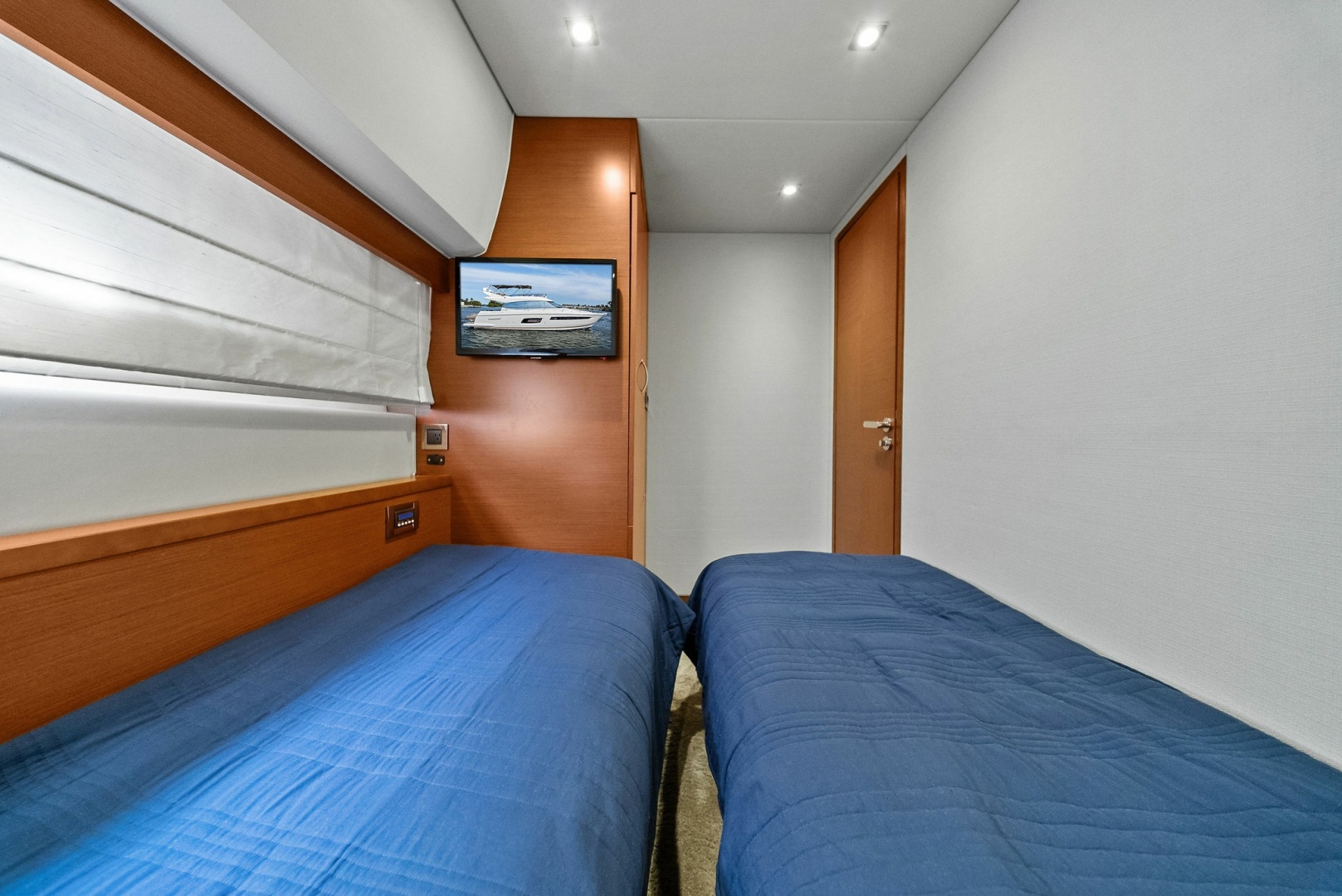 2015 Prestige 550 Base - Image 53