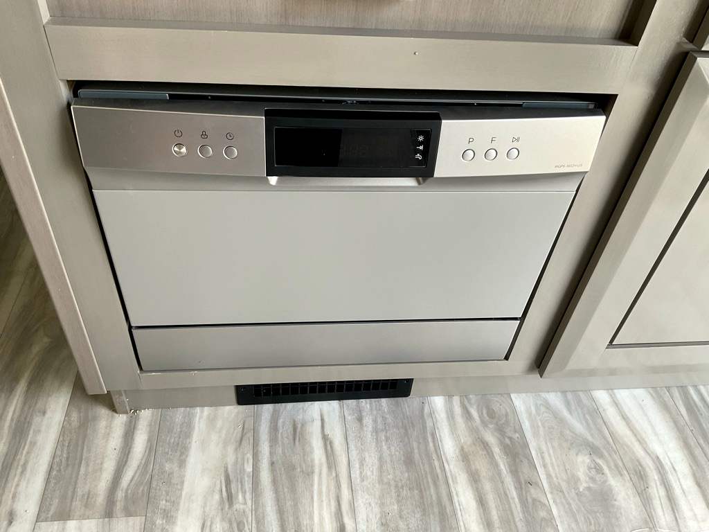 2025 JAYCO PINNACLE 38 FLGS - Image 26