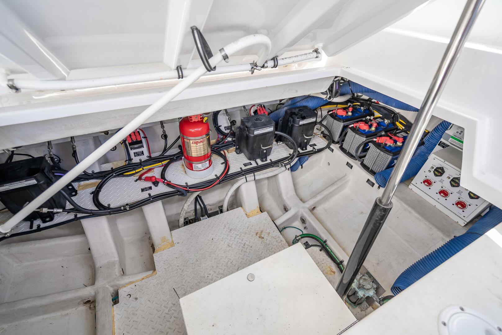 2022 Cruisers Yachts GLS OB - Image 17