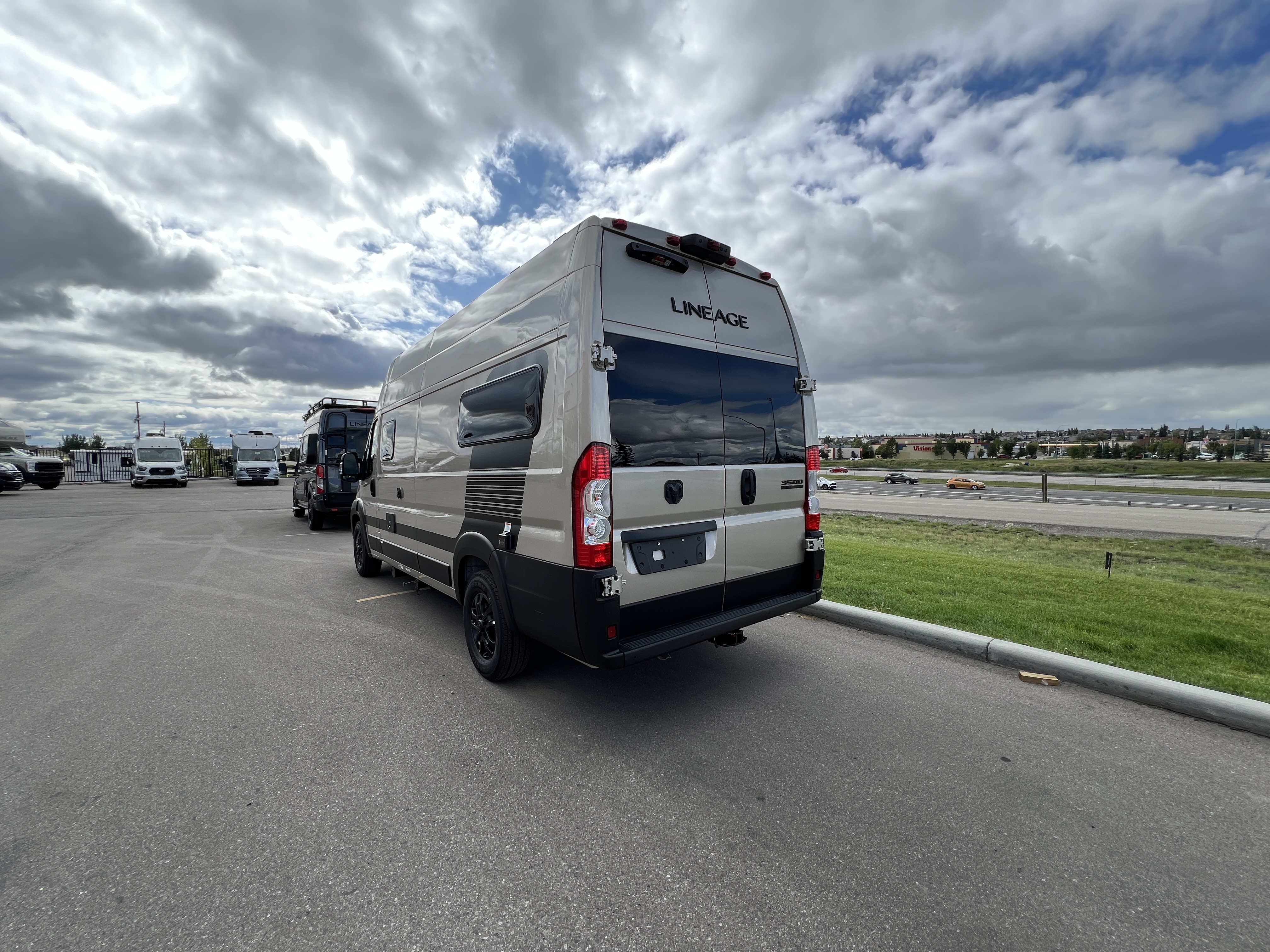 2027 Grand Design Lineage Series VP2 LVP2 - Image 8