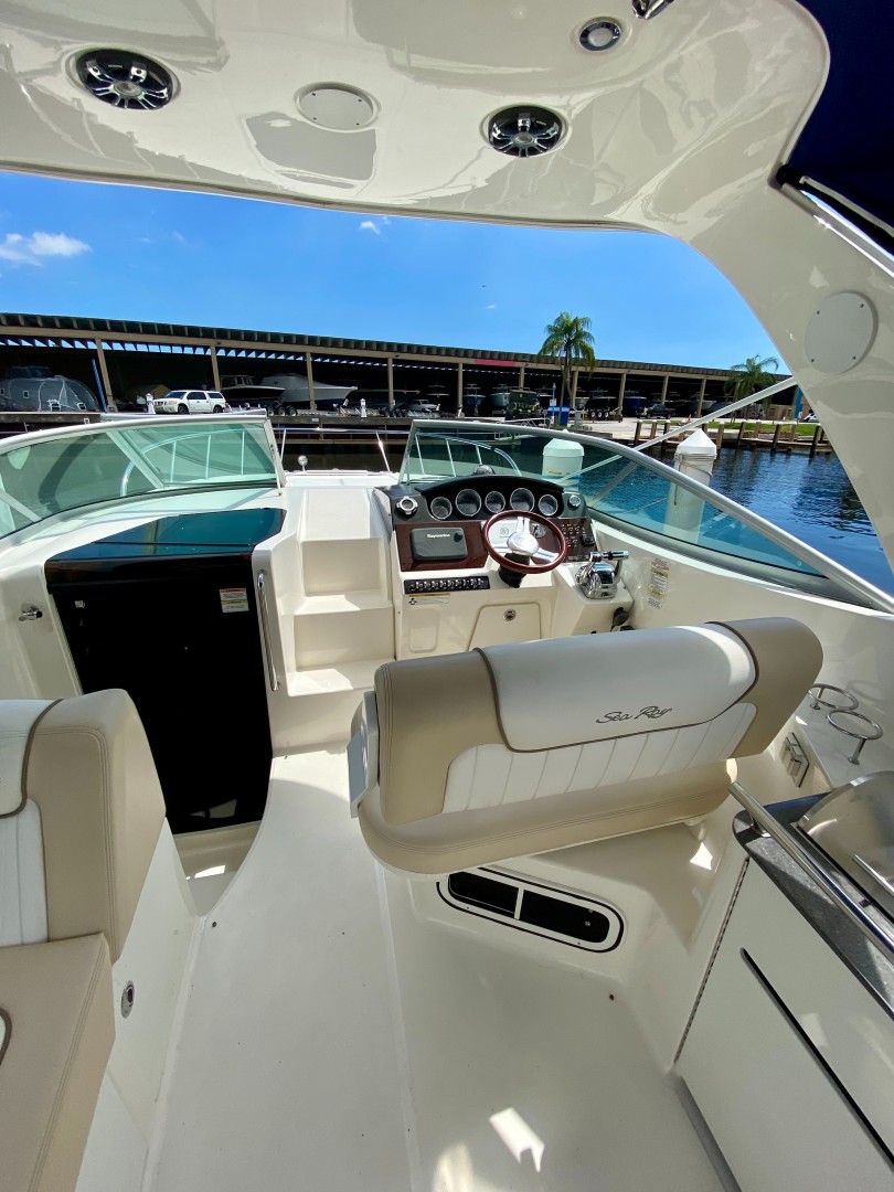 2013 Sea Ray 310 Sundancer - Image 12