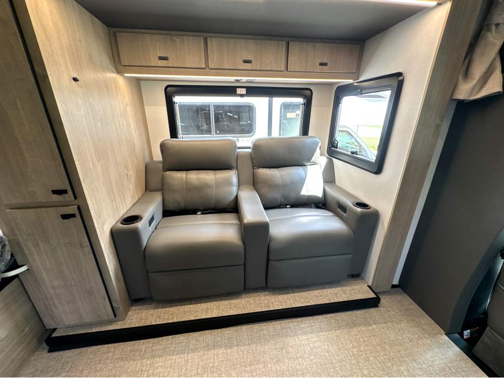 2027 Grand Design Lineage Series M 25FW - Image 22
