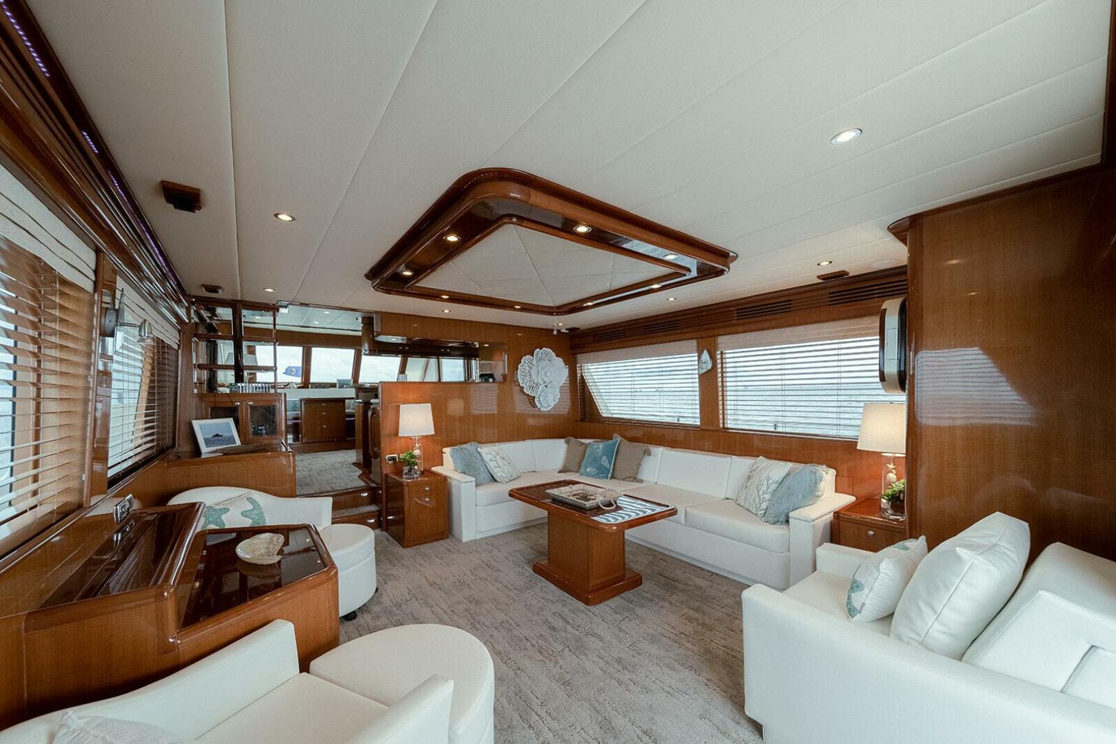 2013 Hampton 680 LRC - Image 2