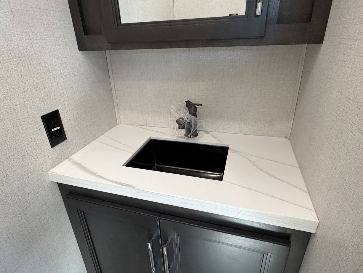 2026 Keystone ALPINE 3710FL - Image 44