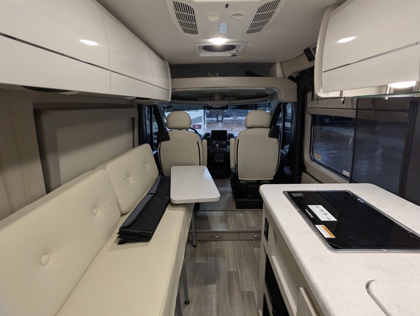 2024 Thor Motor Coach Rize 18M - Image 32