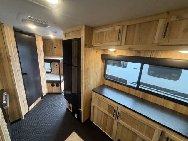 2027 CHEROKEE GREY WOLF 17TRH - Image 28