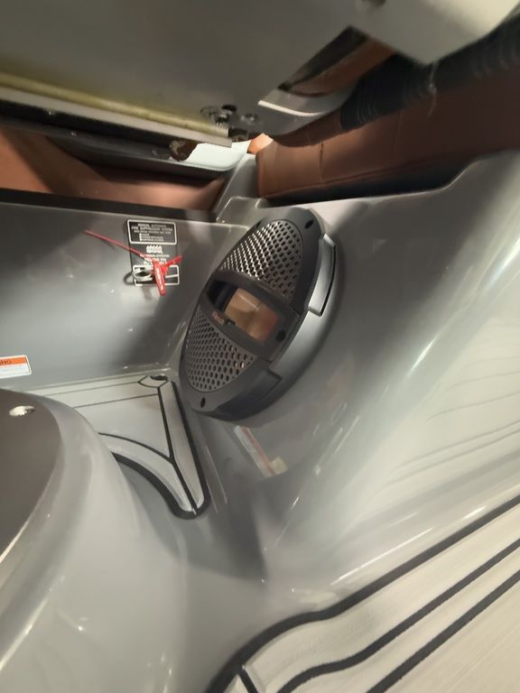 2025 MasterCraft XT22 - Image 40