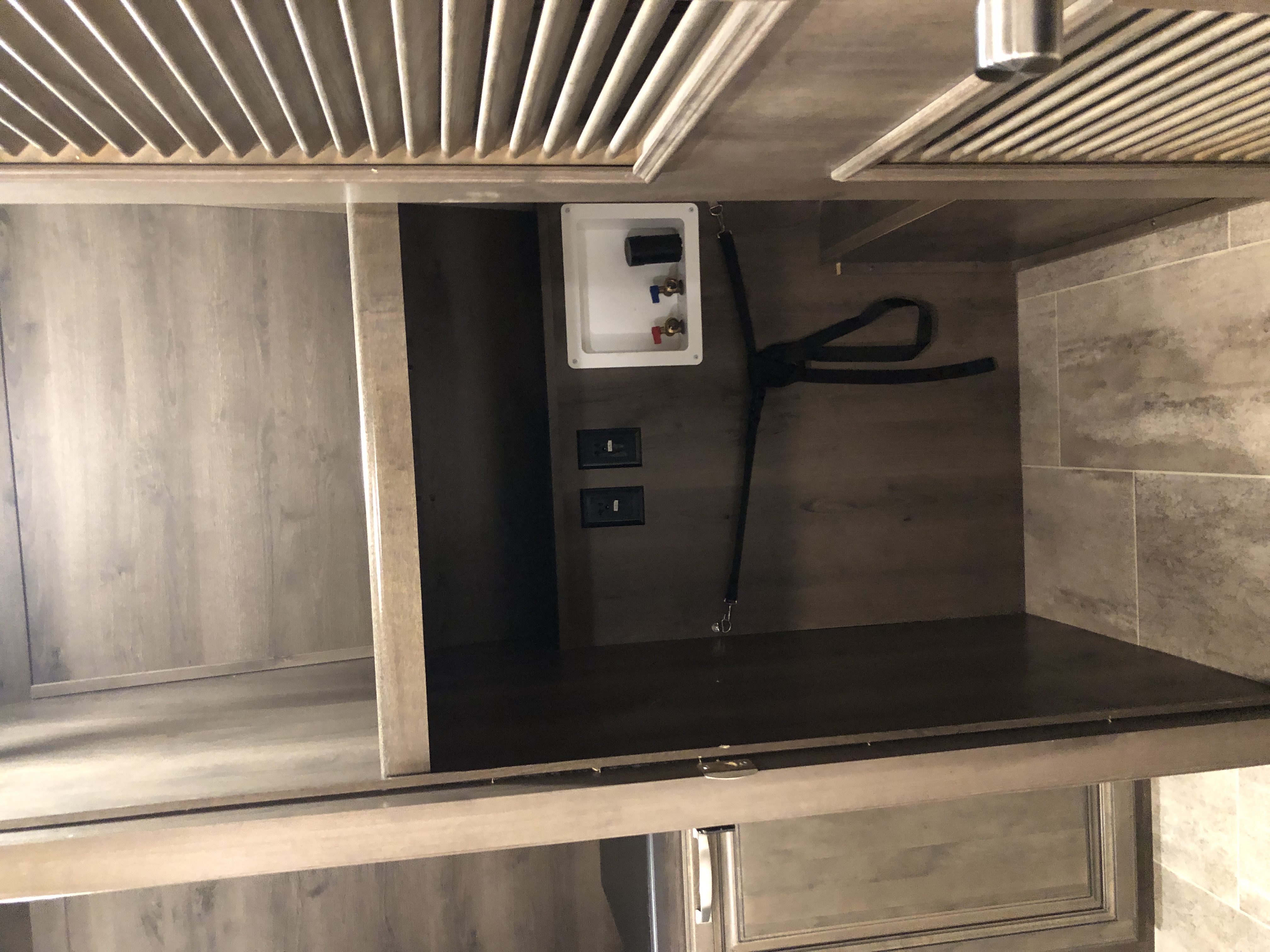 2019 Keystone Montana 3121RL - Image 26