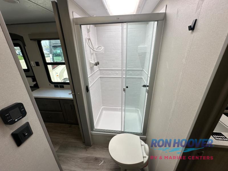 2026 COACHMEN 333DORM - Image 33