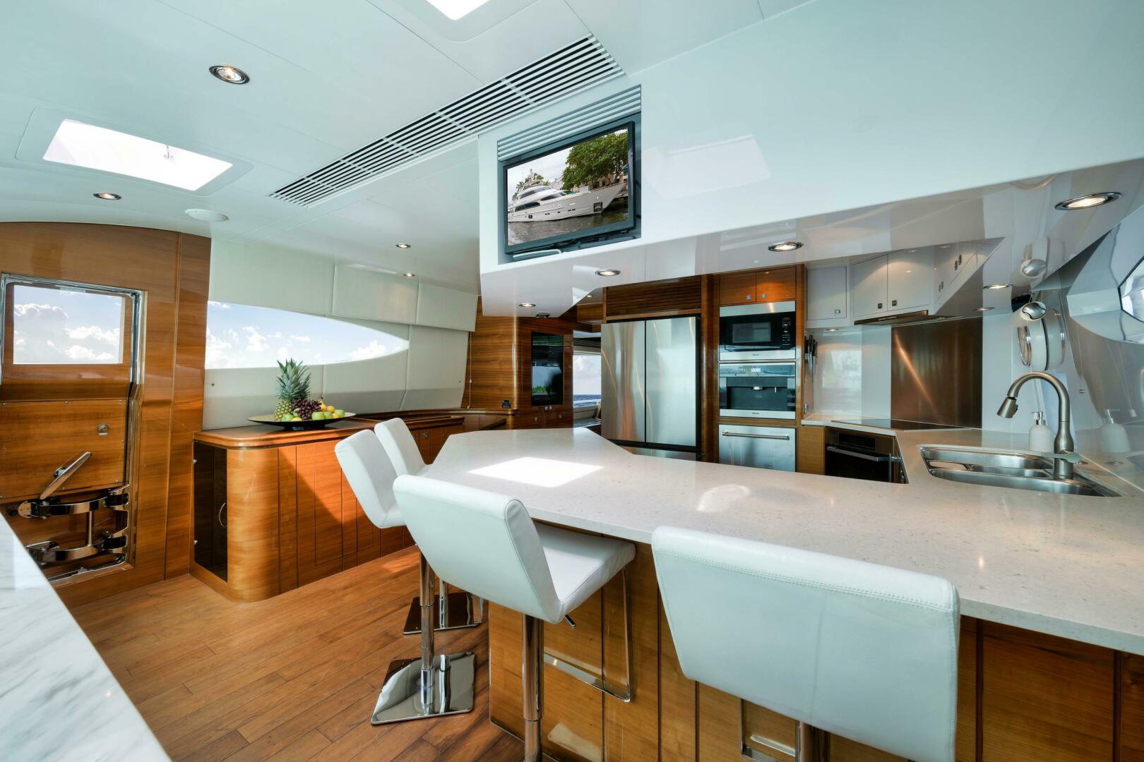 2012 Horizon P110 Tri-Deck - Image 15