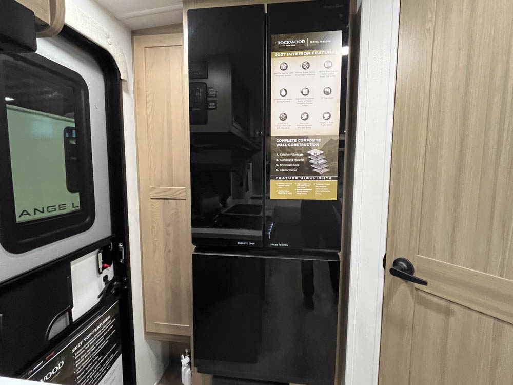 2027 Forest River Rockwood Mini Lite 2109S - Image 8