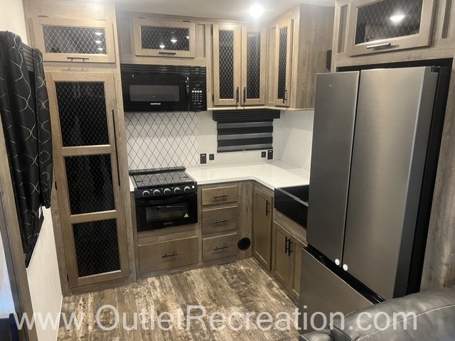 2022 Forest River Sabre 37FBT - Image 10