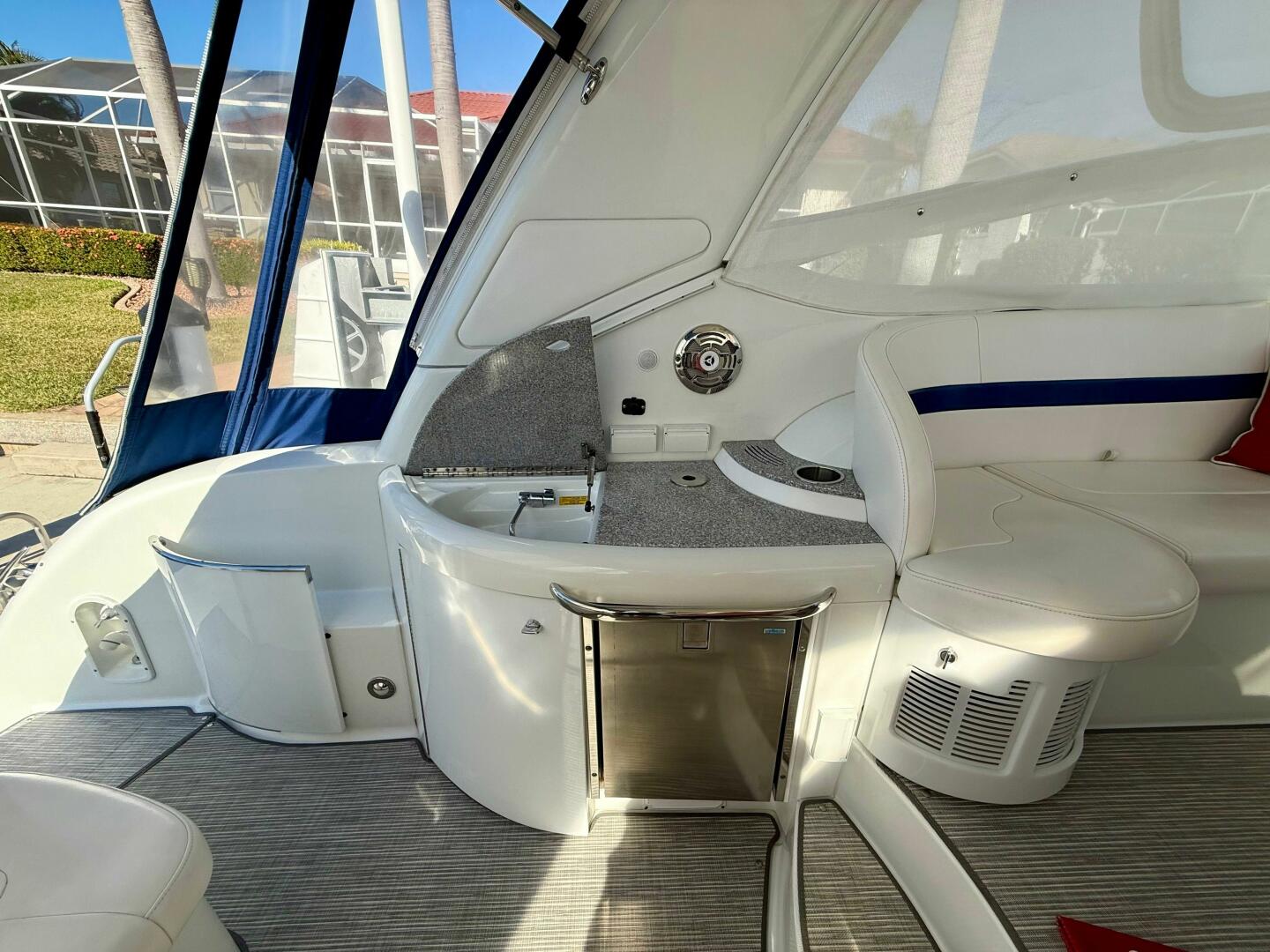 2008 Formula 37 Performance Cruiser - Image 9