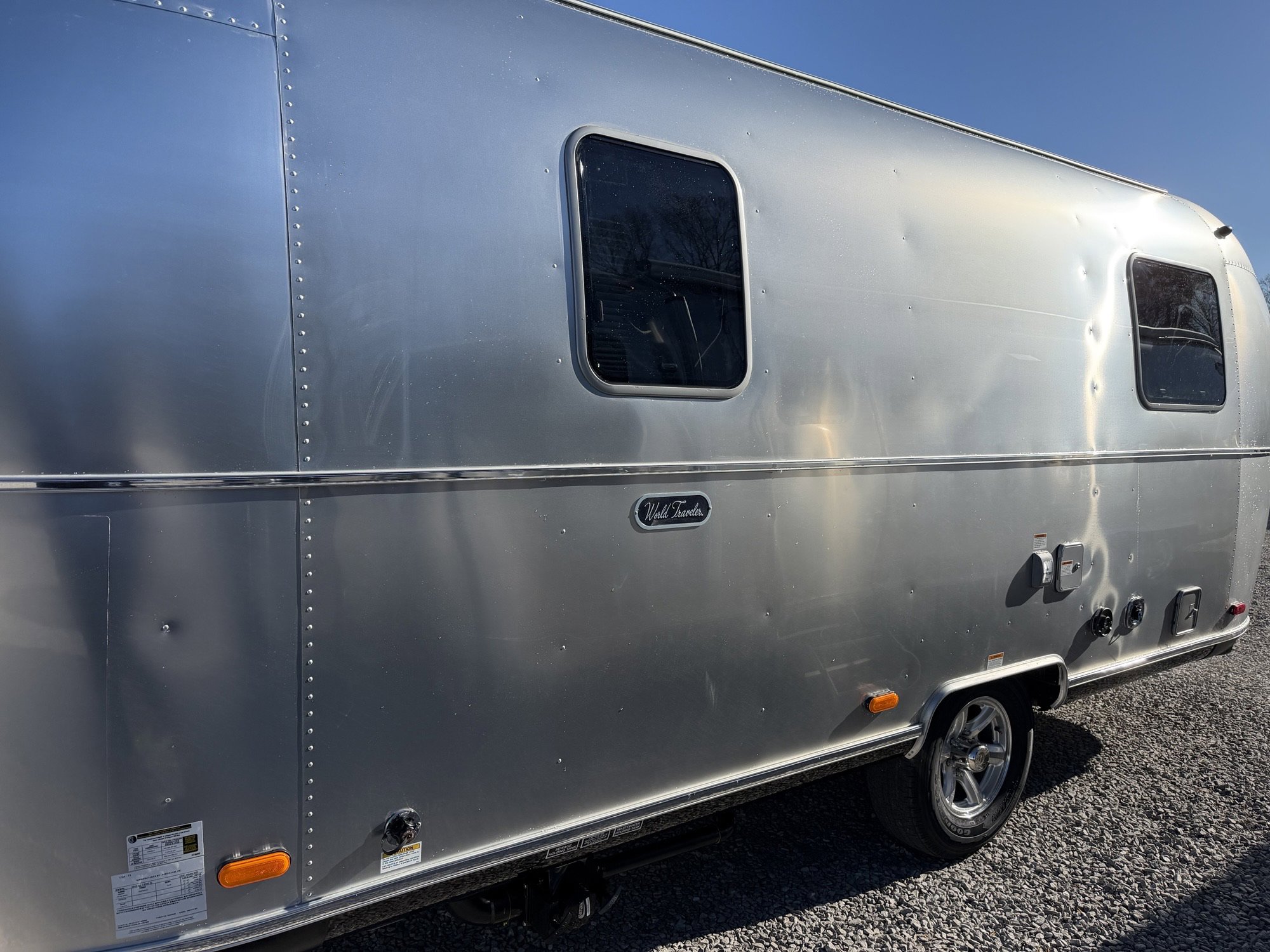 2026 AIRSTREAM WORLD TRAVELERUSA 22RB - Image 6