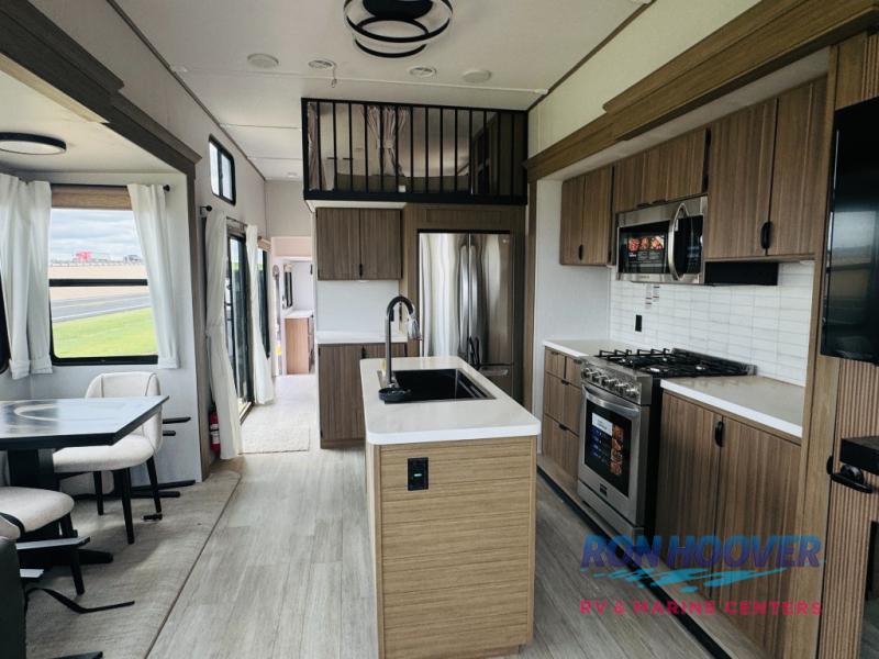 2025 FOREST RIVER 42FLDL - Image 5