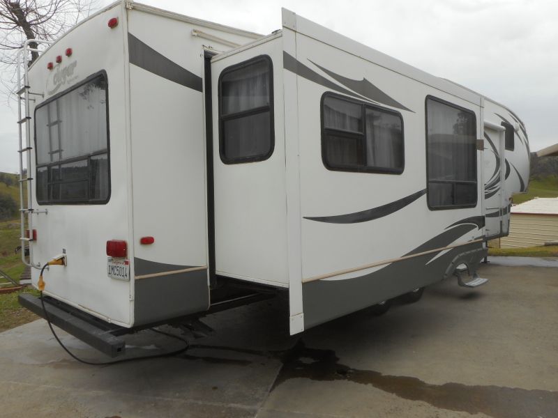 2012 Keystone Cougar 326MKS - Image 3