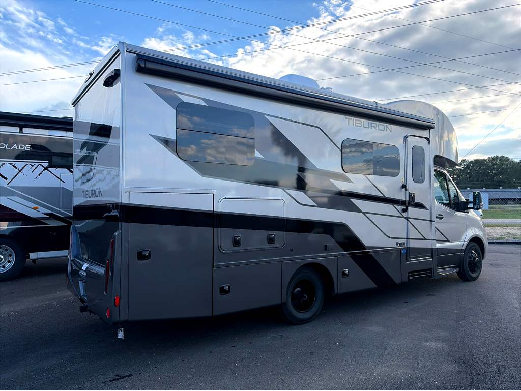 2027 THOR MOTOR COACH TIBURON 24XL - Image 2