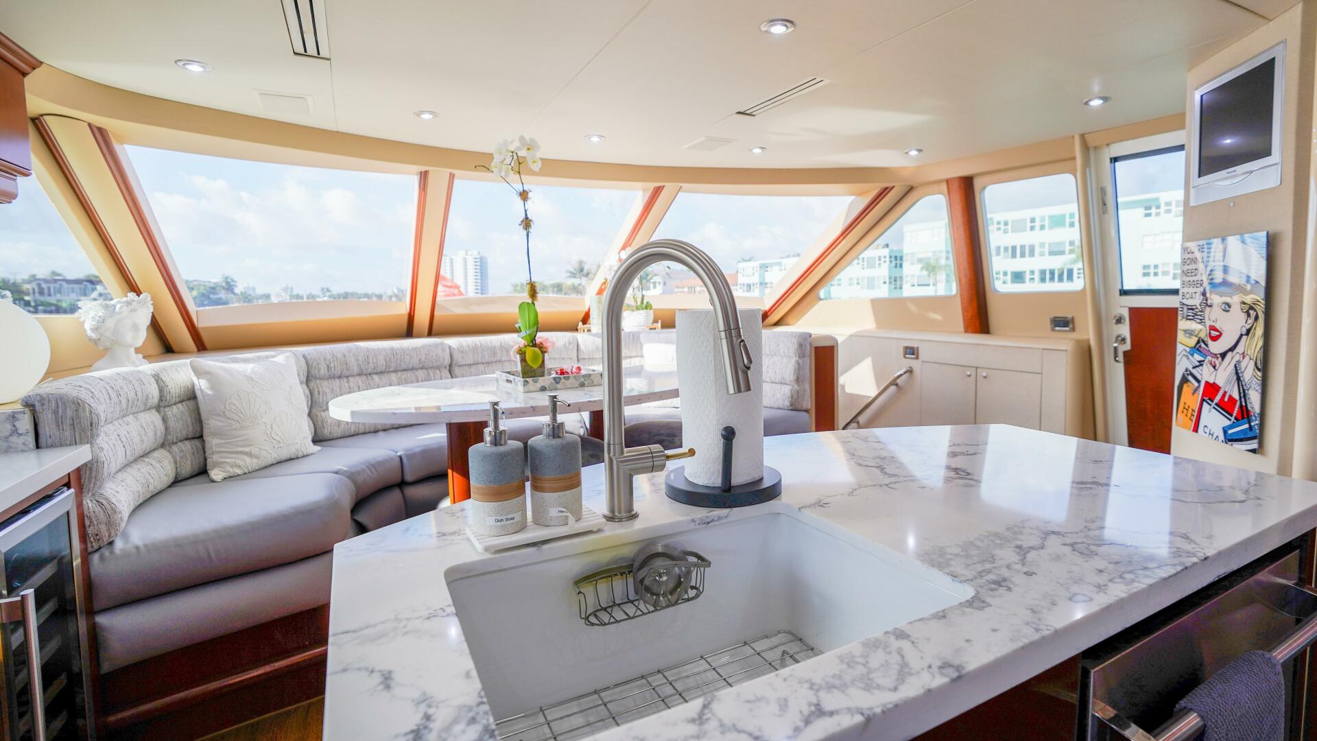 2004 Lazzara Yachts 80 SL - Image 31