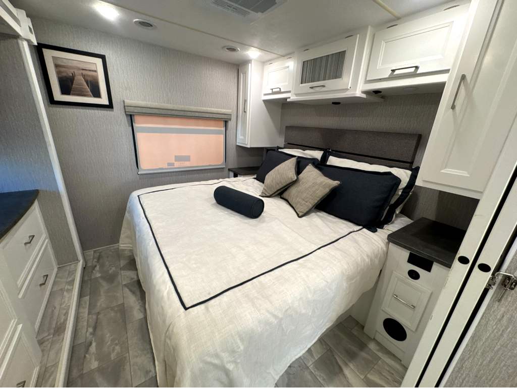 2023 COACHMAN ENCORE 355DS - Image 23