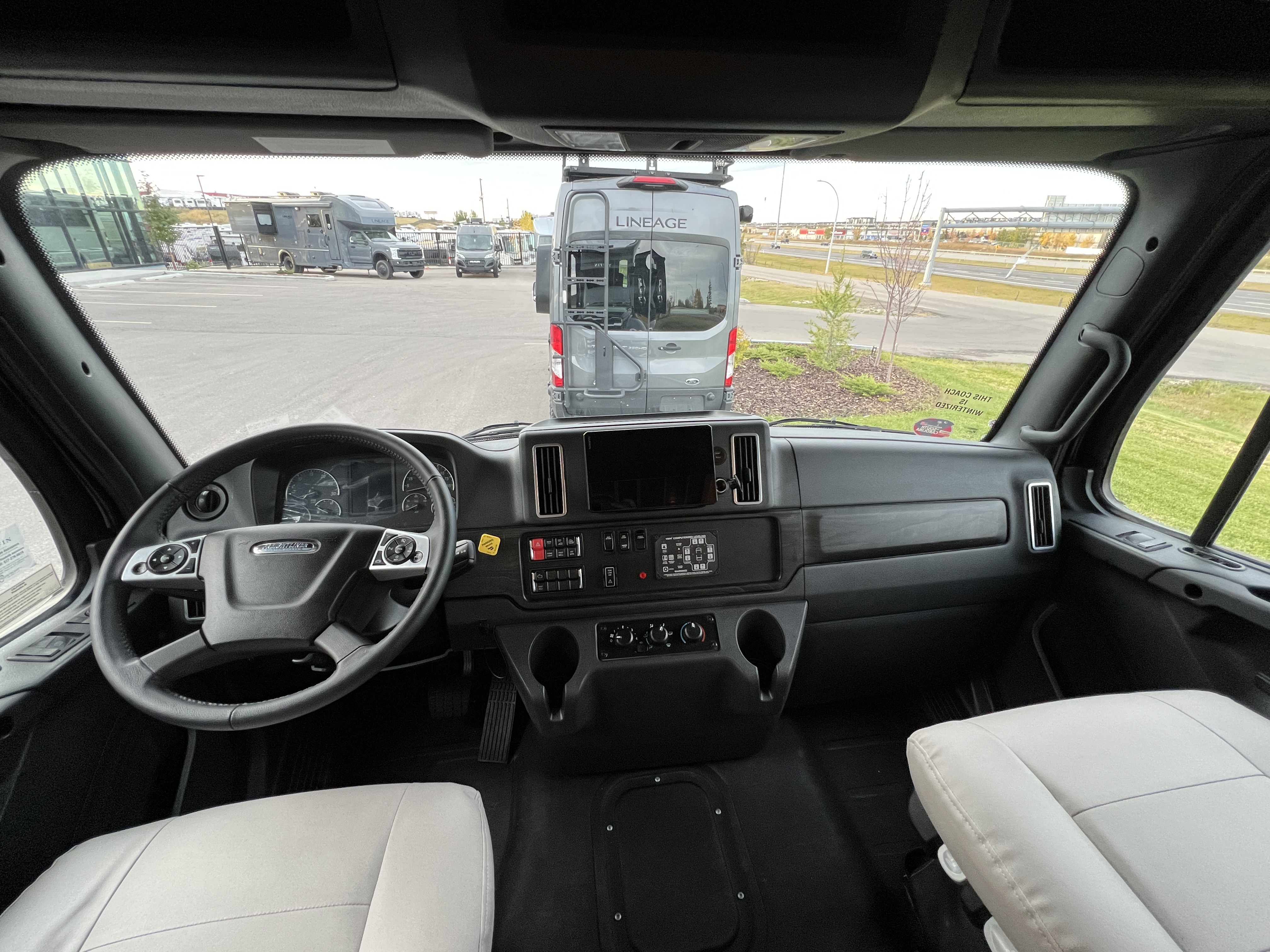 2027 Tiffin Allegro Bay 38 AB - Image 18