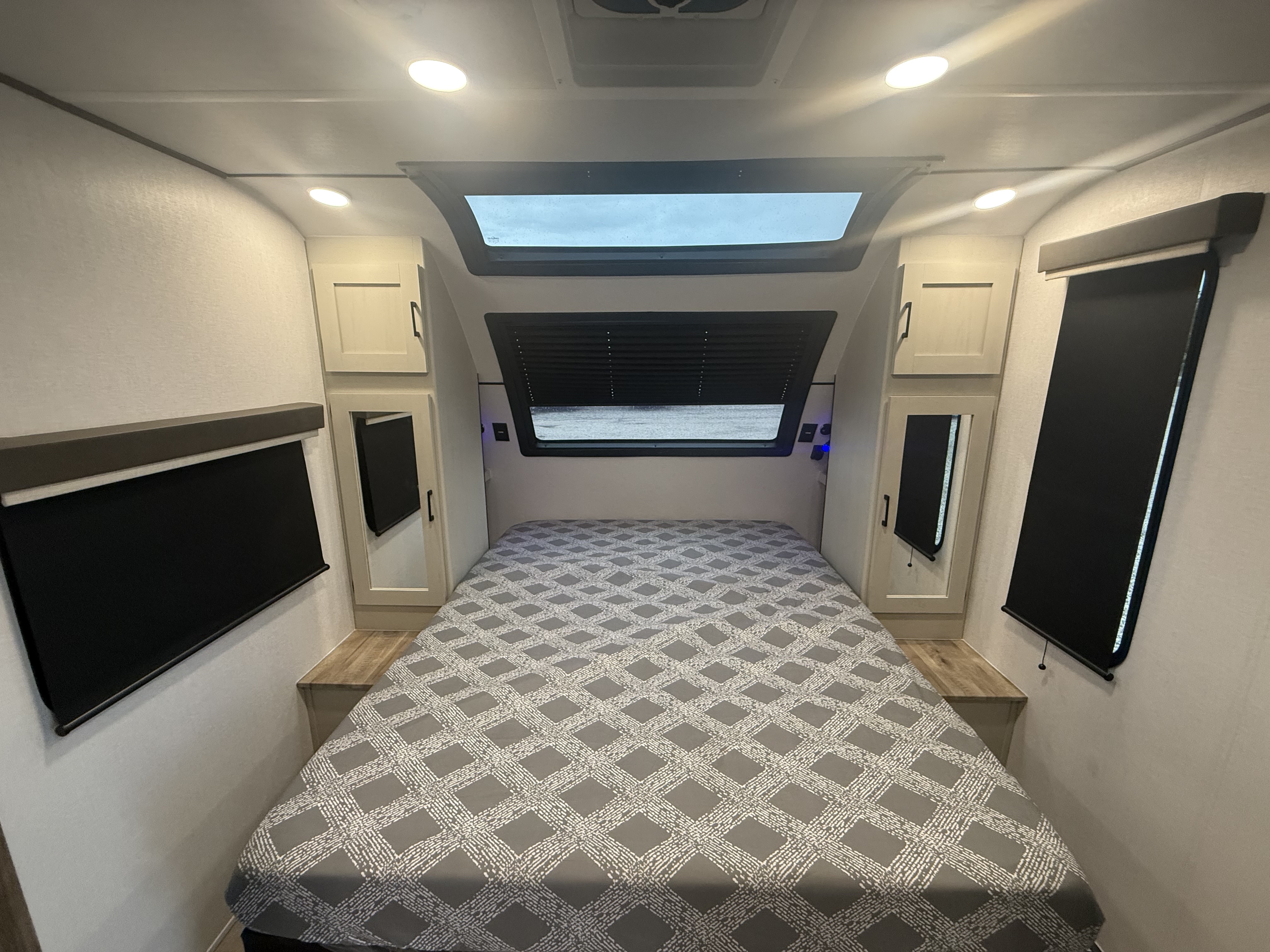 2027 Coachmen American Spirit 2353RB - Image 15