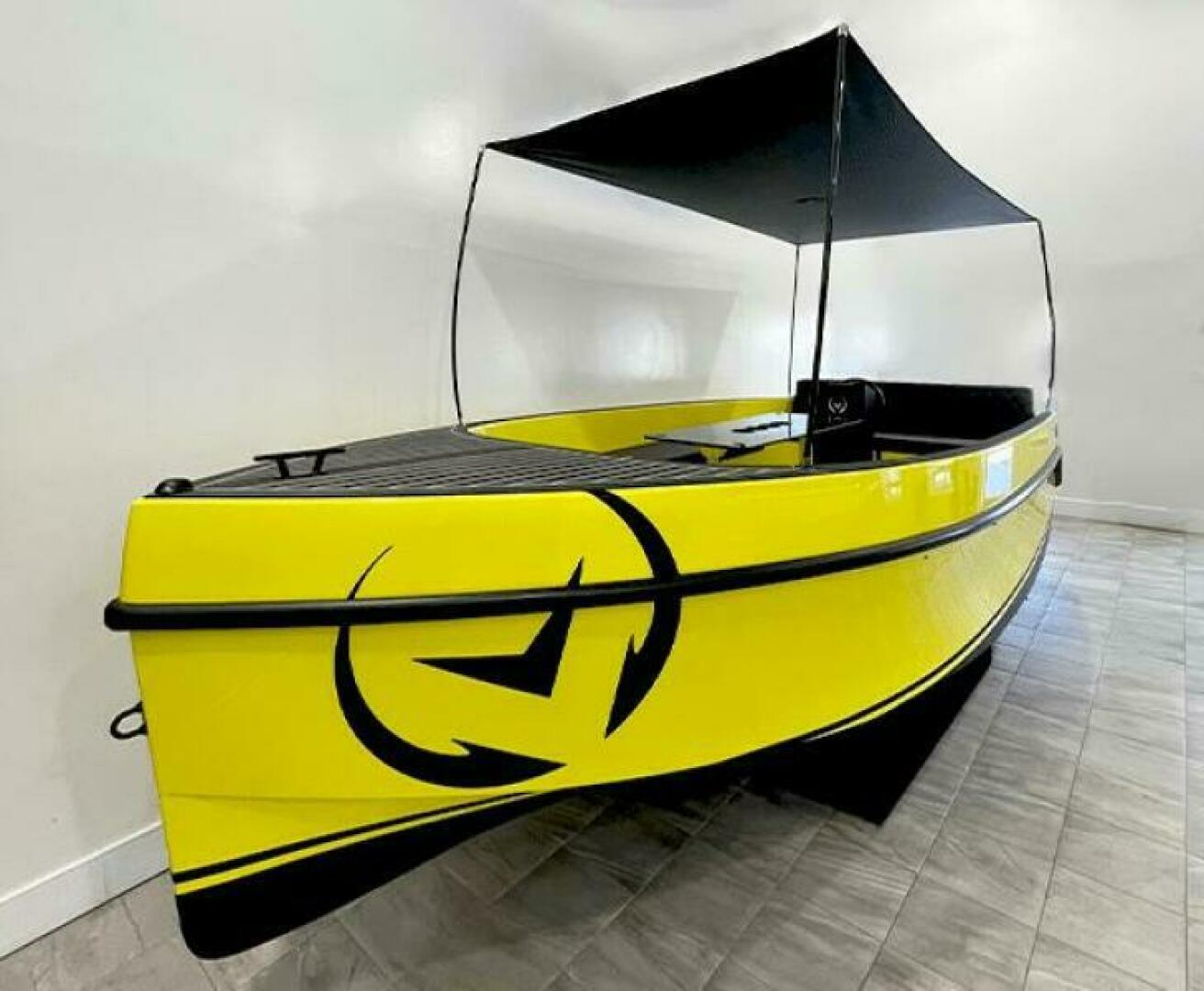 2024 Vision WX Tritoon - Image 17