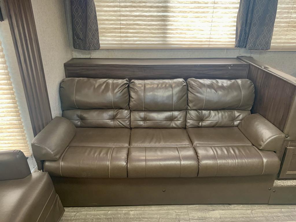 2019 FOREST RIVER 26RL - Image 15