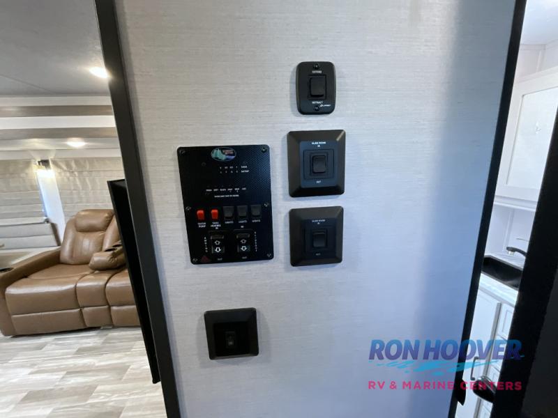 2025 FOREST RIVER 3400BH - Image 33