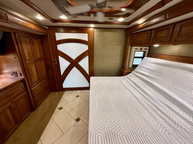 2013 WINNEBAGO TOUR 42QD - Image 26