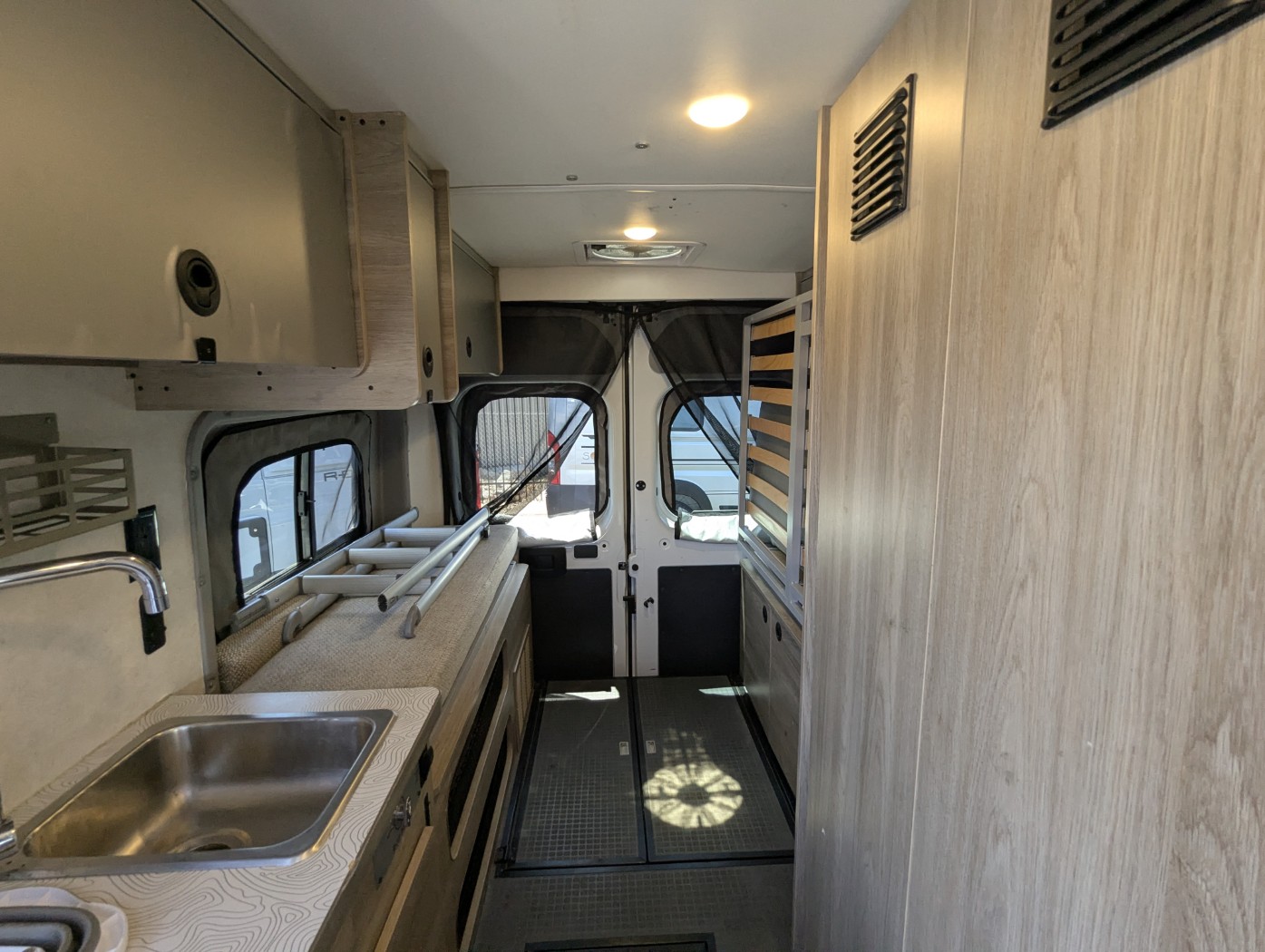 2023 Winnebago Solis NPF 59P - Image 26