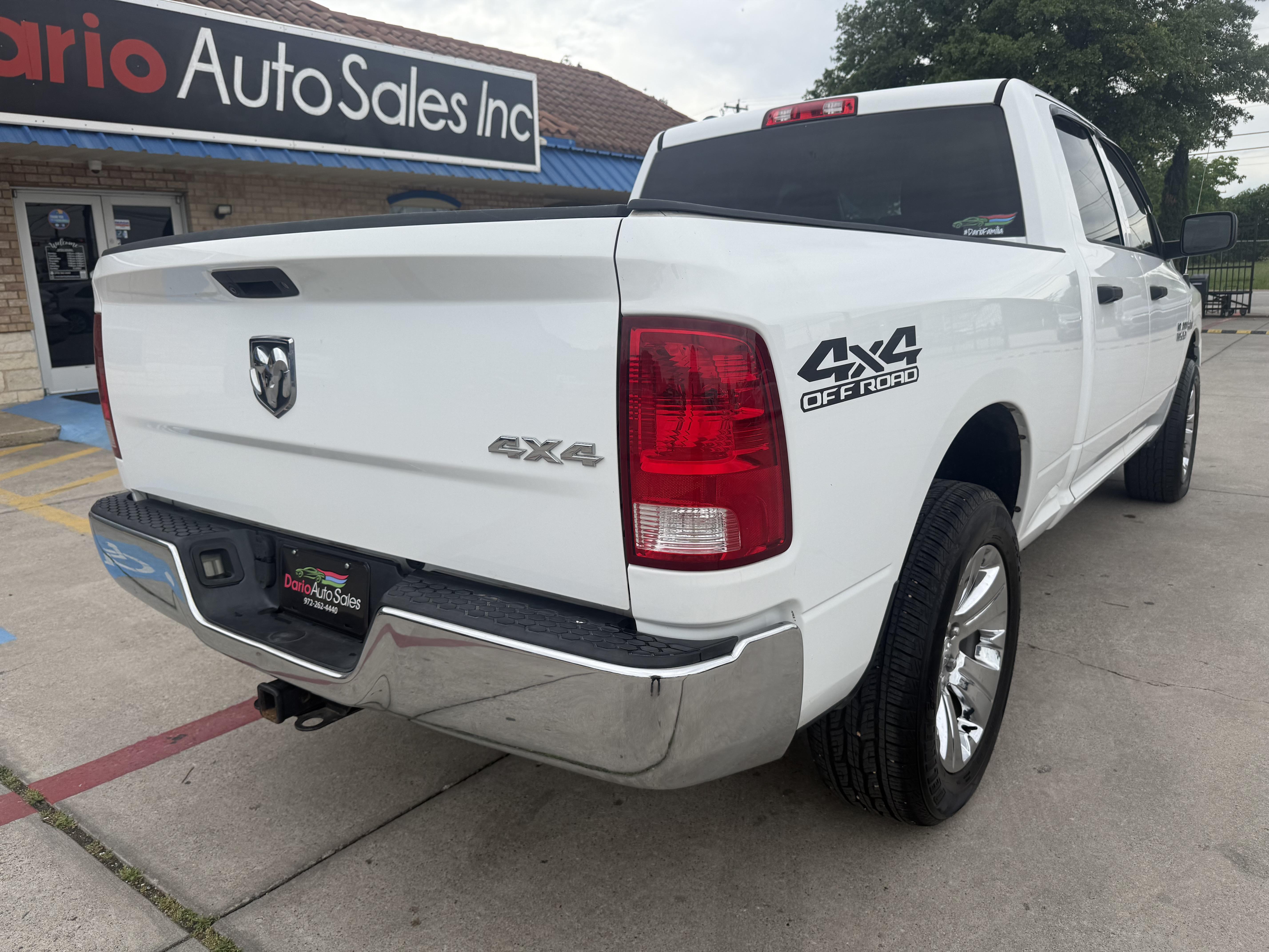 2016 Ram 1500 Pickup-V8 Crew Cab Tradesman 4WD - Image 4