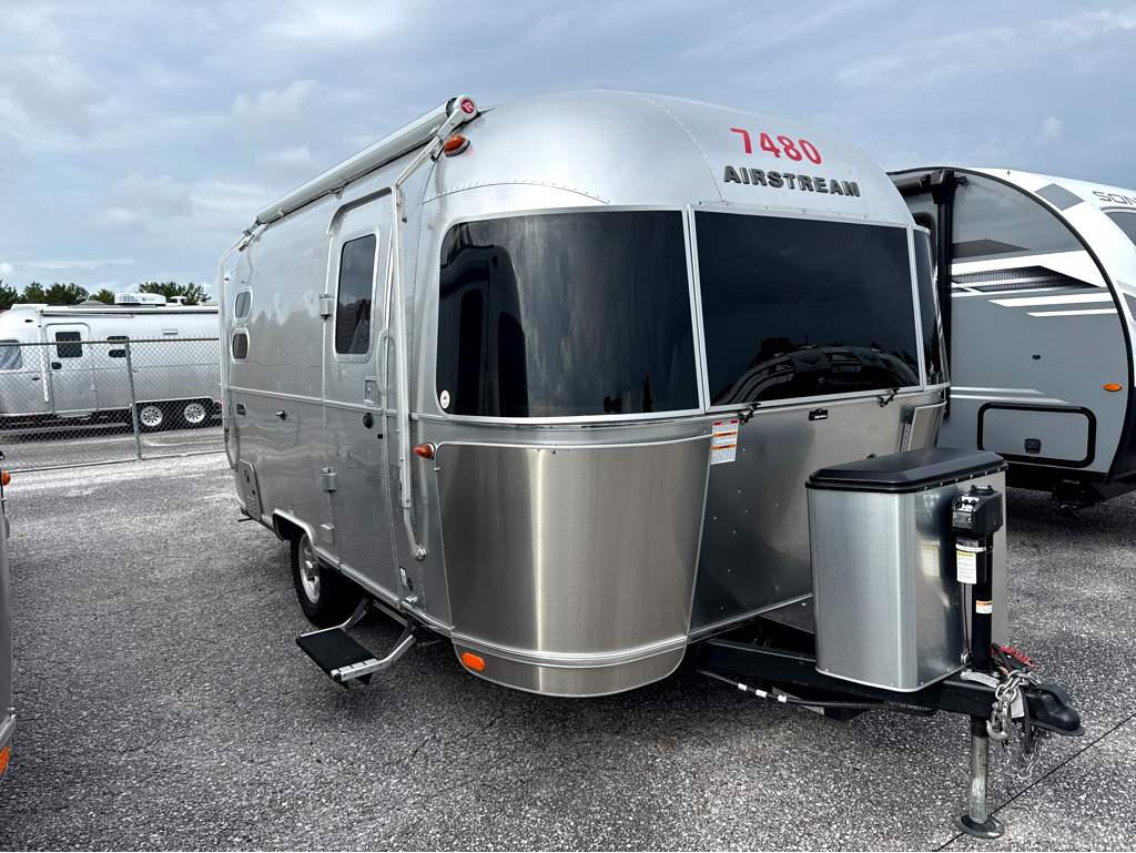 2022 AIRSTREAM CARAVEL 19CB - Image 1