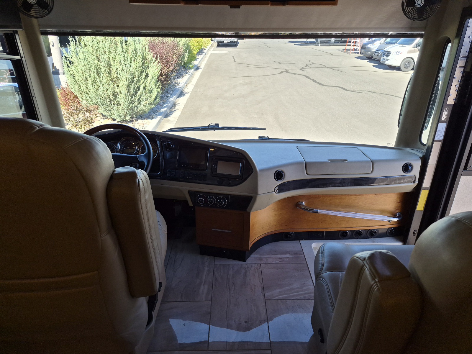 2018 Tiffin Allegro Bus 37 AP - Image 5